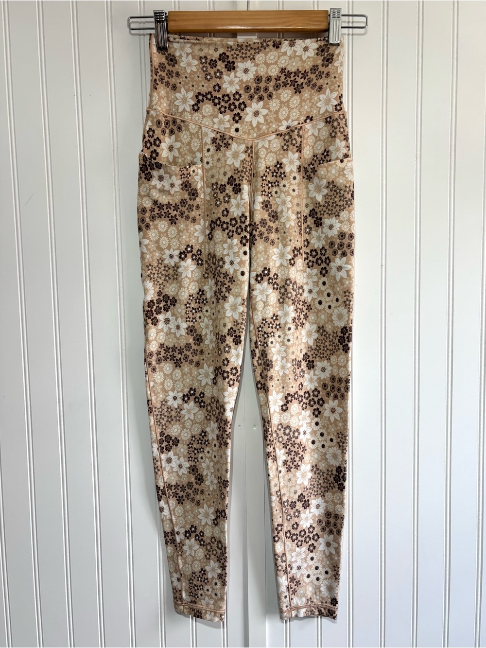 Aerie Offline High Waisted Floral Leggings Brown Beige Size Small